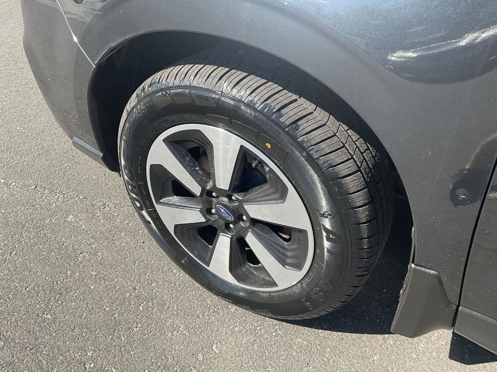 Used 2018 Subaru Forester 2.5i Premium w/ All-Weather Package AWD/4WD image 9
