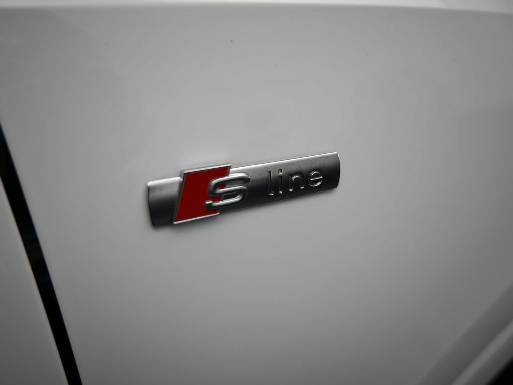 Used 2025 Audi Q3 2.0T Premium image 47