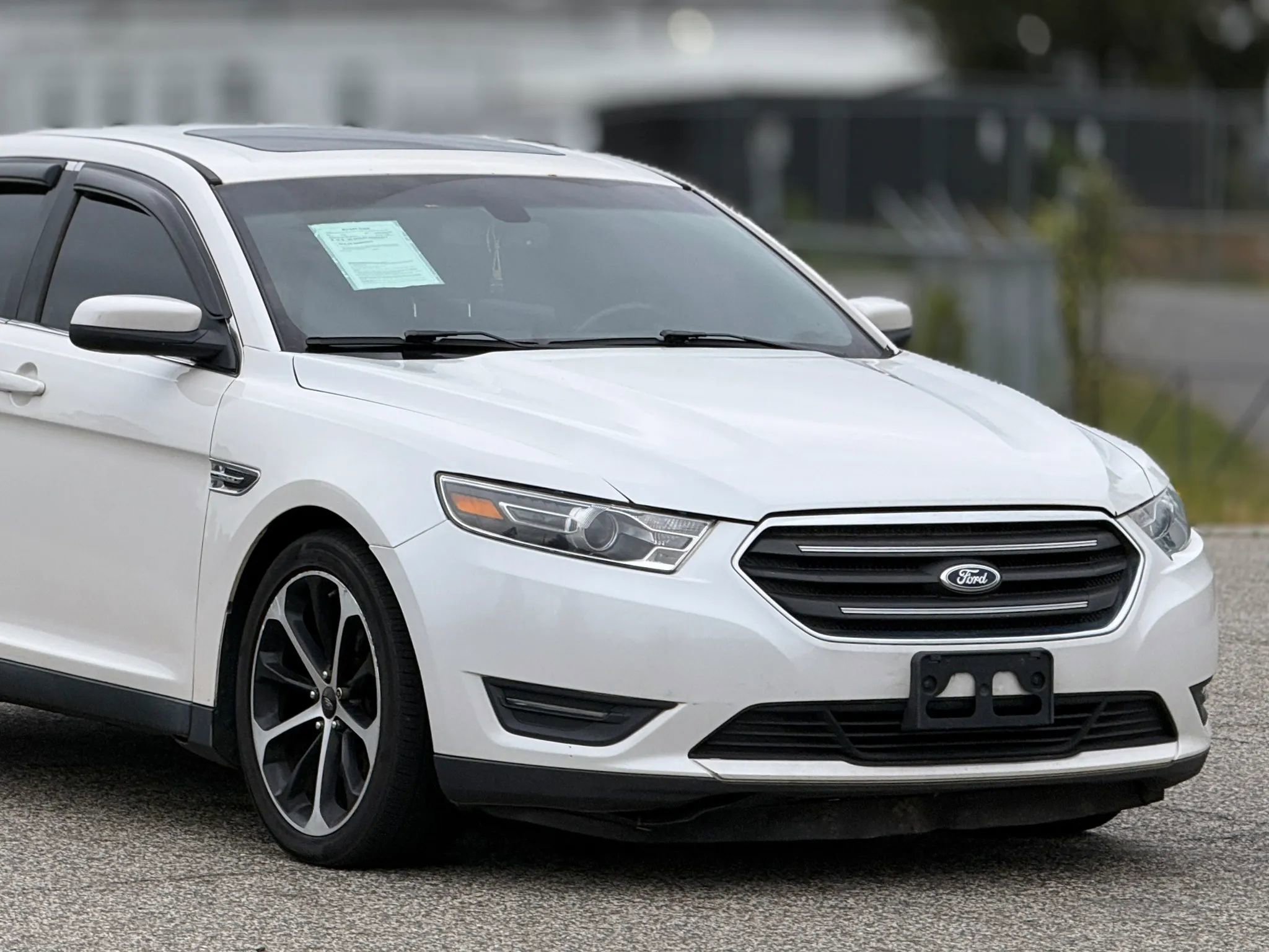 Used 2014 Ford Taurus SEL w/ Equipment Group 201A AWD/4WD image 15