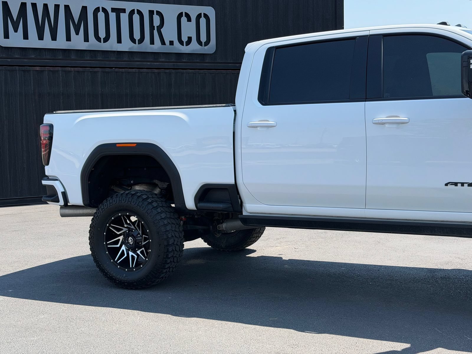 Used 2024 GMC Sierra 3500 AT4 w/ AT4 Premium Plus Package AWD/4WD image 4
