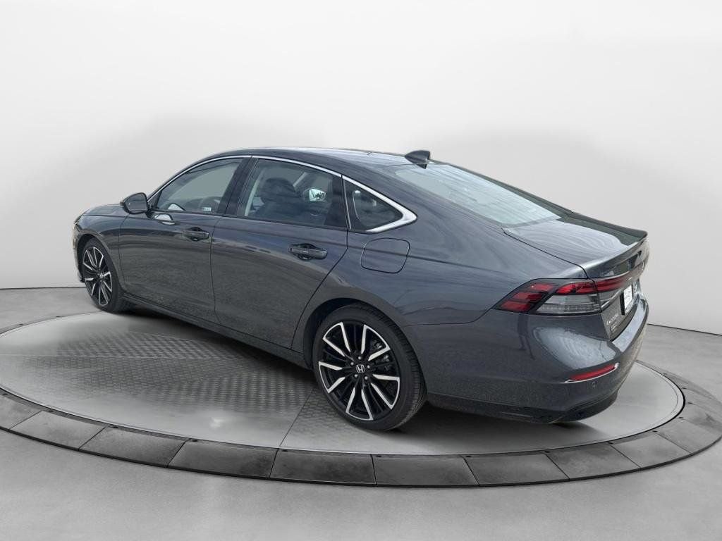 Used 2024 Honda Accord Touring image 4