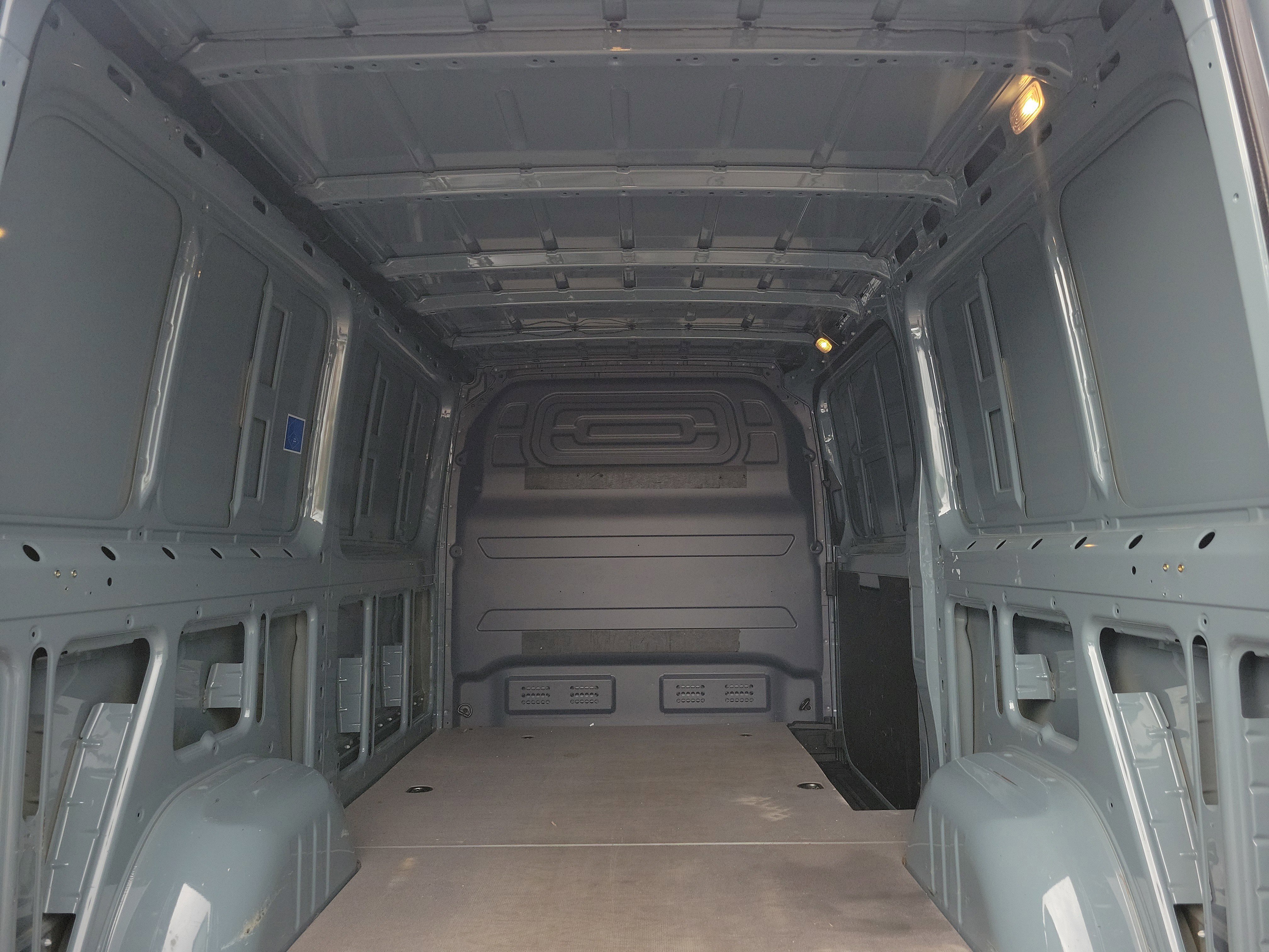 Used 2024 Mercedes-Benz Sprinter 2500 image 8