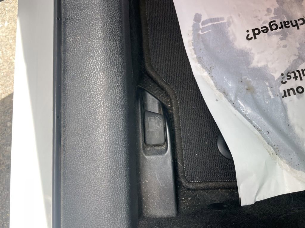 Used 2022 Toyota Corolla Cross LE image 23