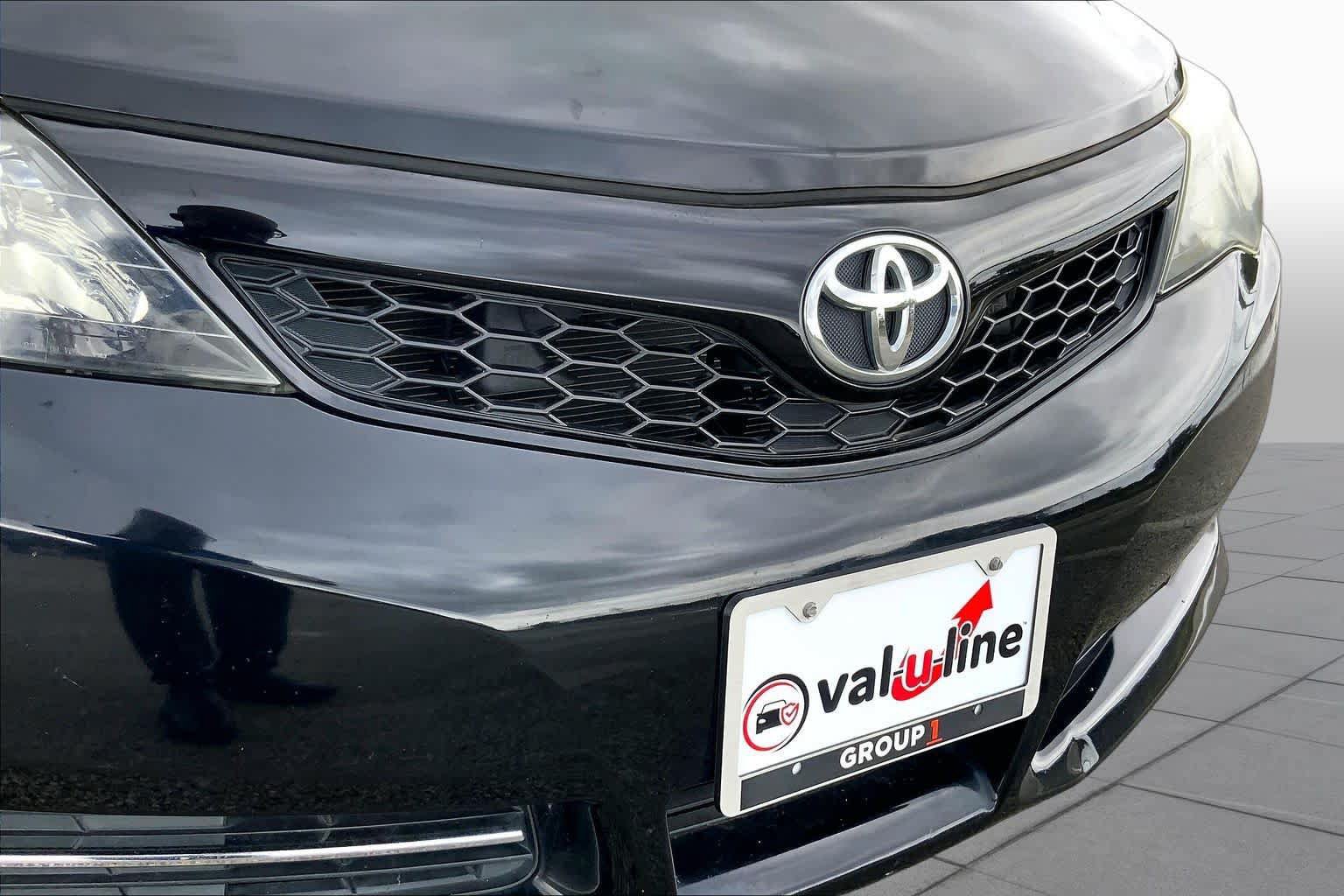 Used 2012 Toyota Camry SE FWD image 28