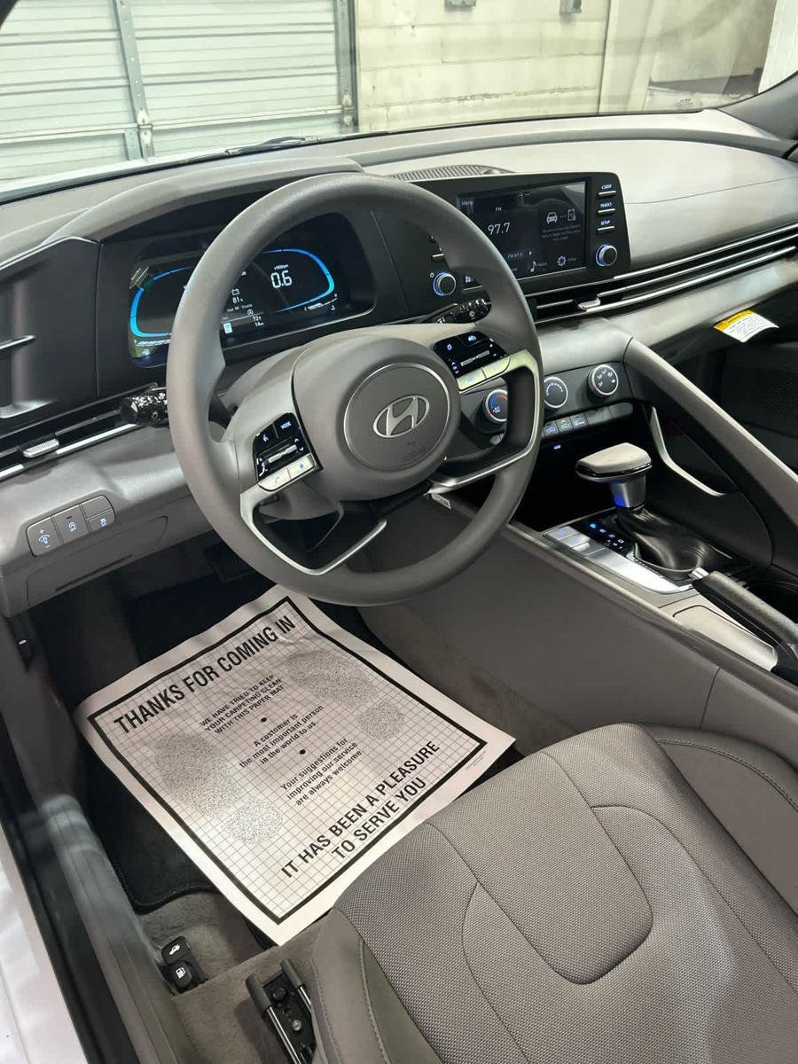 New 2026 Hyundai Elantra SE FWD image 9