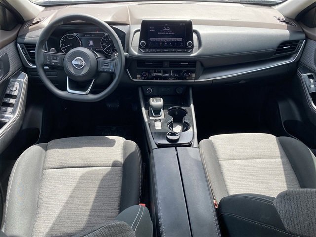 Used 2023 Nissan Rogue SV image 30