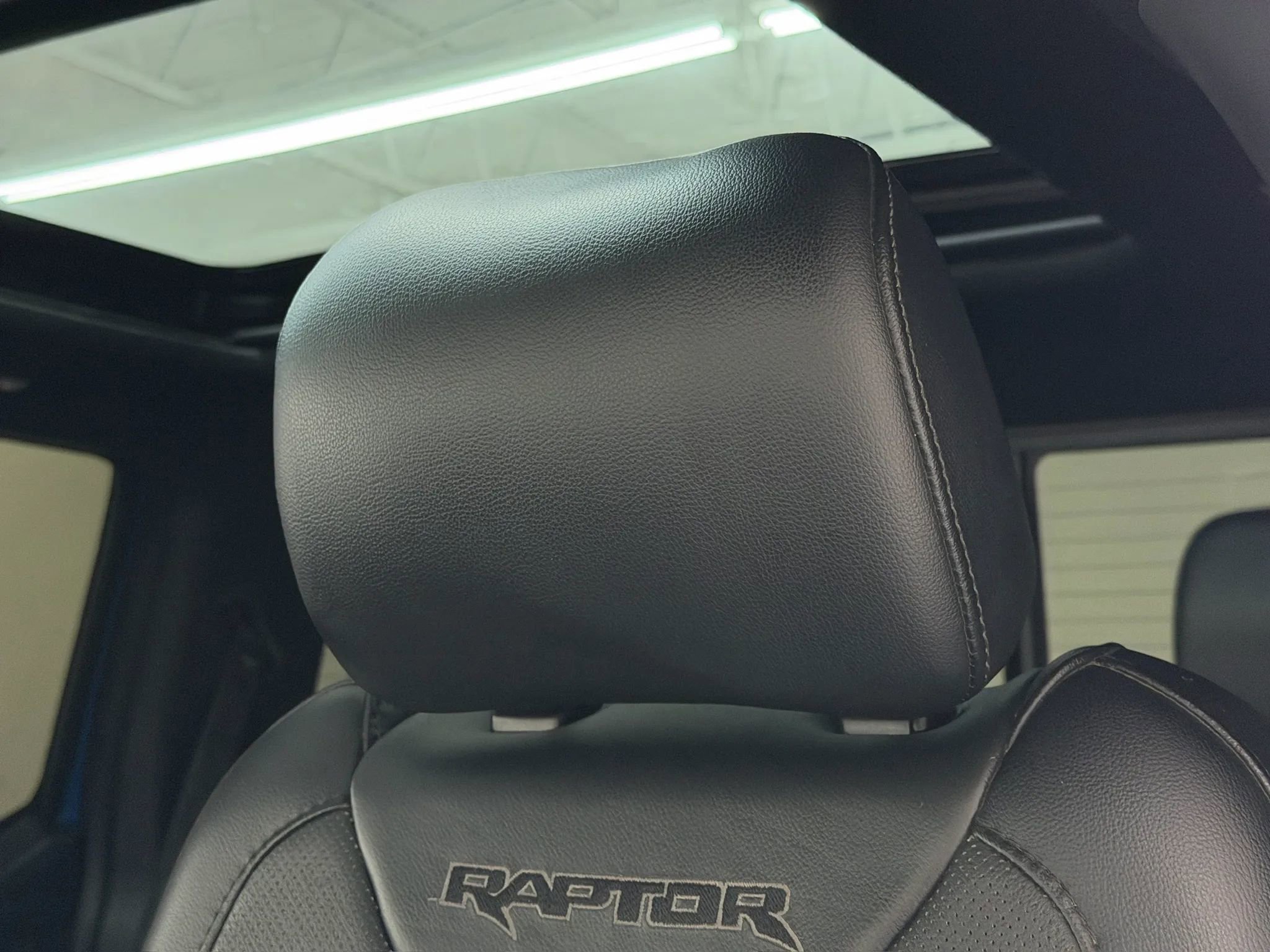Used 2017 Ford F150 Raptor w/ Equipment Group 802A Luxury AWD/4WD image 35