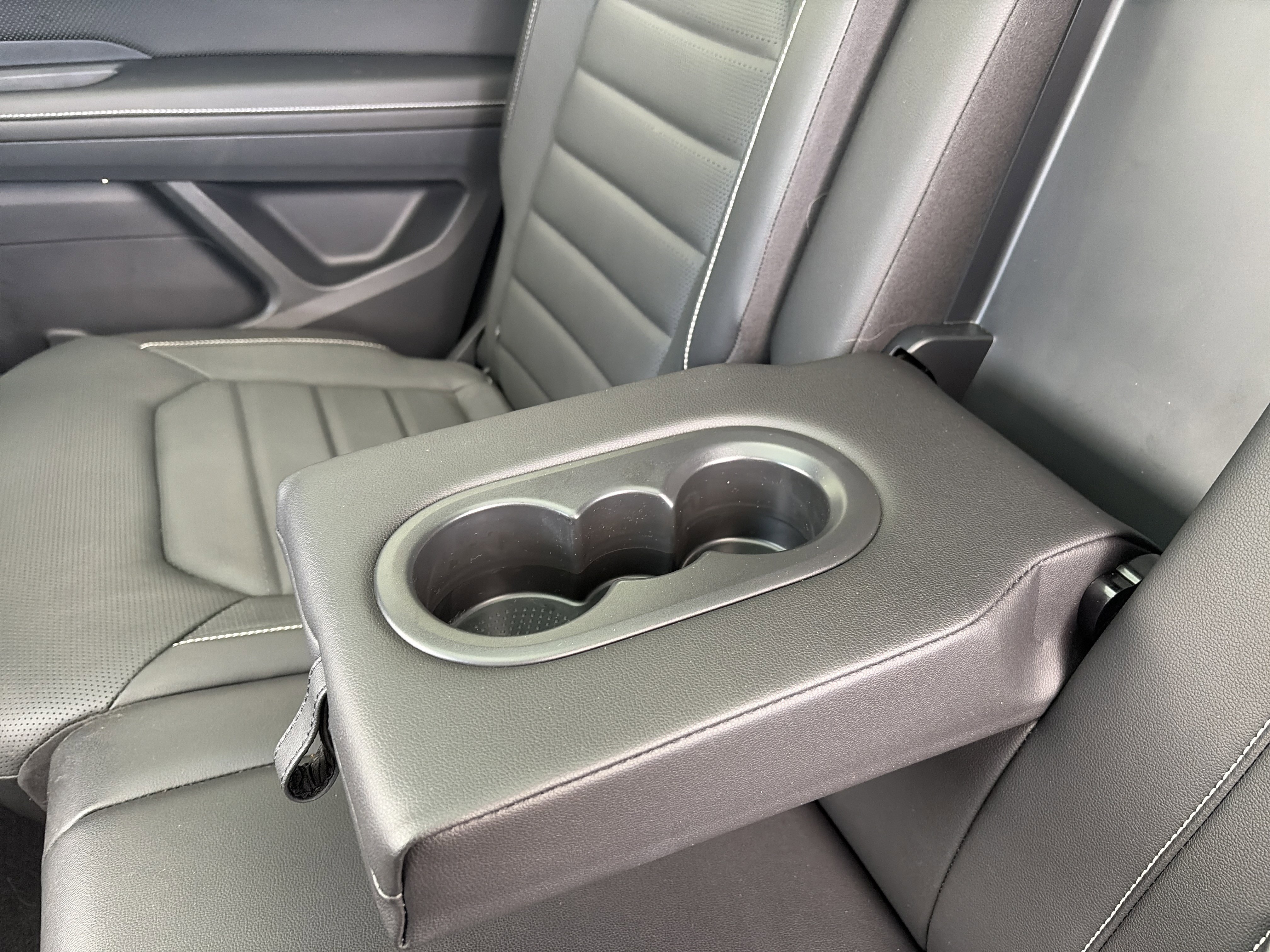 Used 2024 Volkswagen Atlas SEL image 31