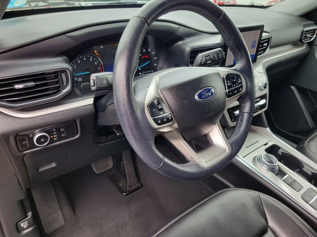 Used 2023 Ford Explorer XLT w/ Equipment Group 202A RWD image 19
