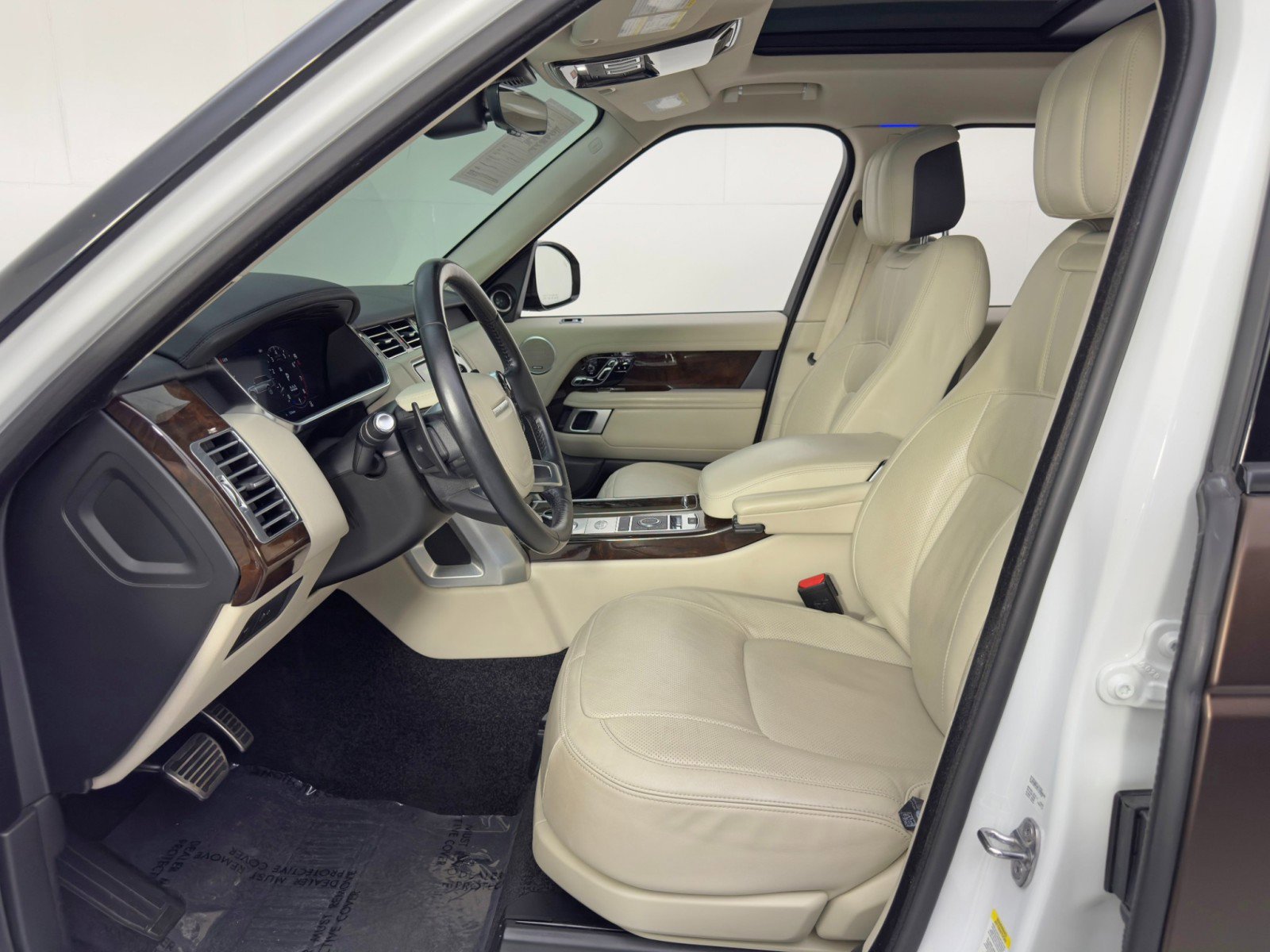 Used 2021 Land Rover Range Rover P525 Westminster Edition image 18