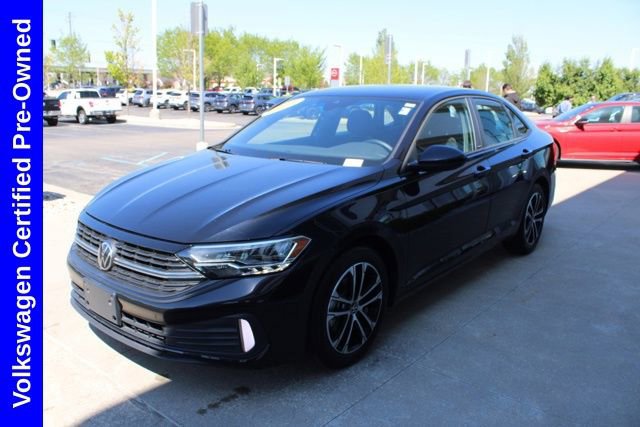 Used 2024 Volkswagen Jetta Sport FWD image 3