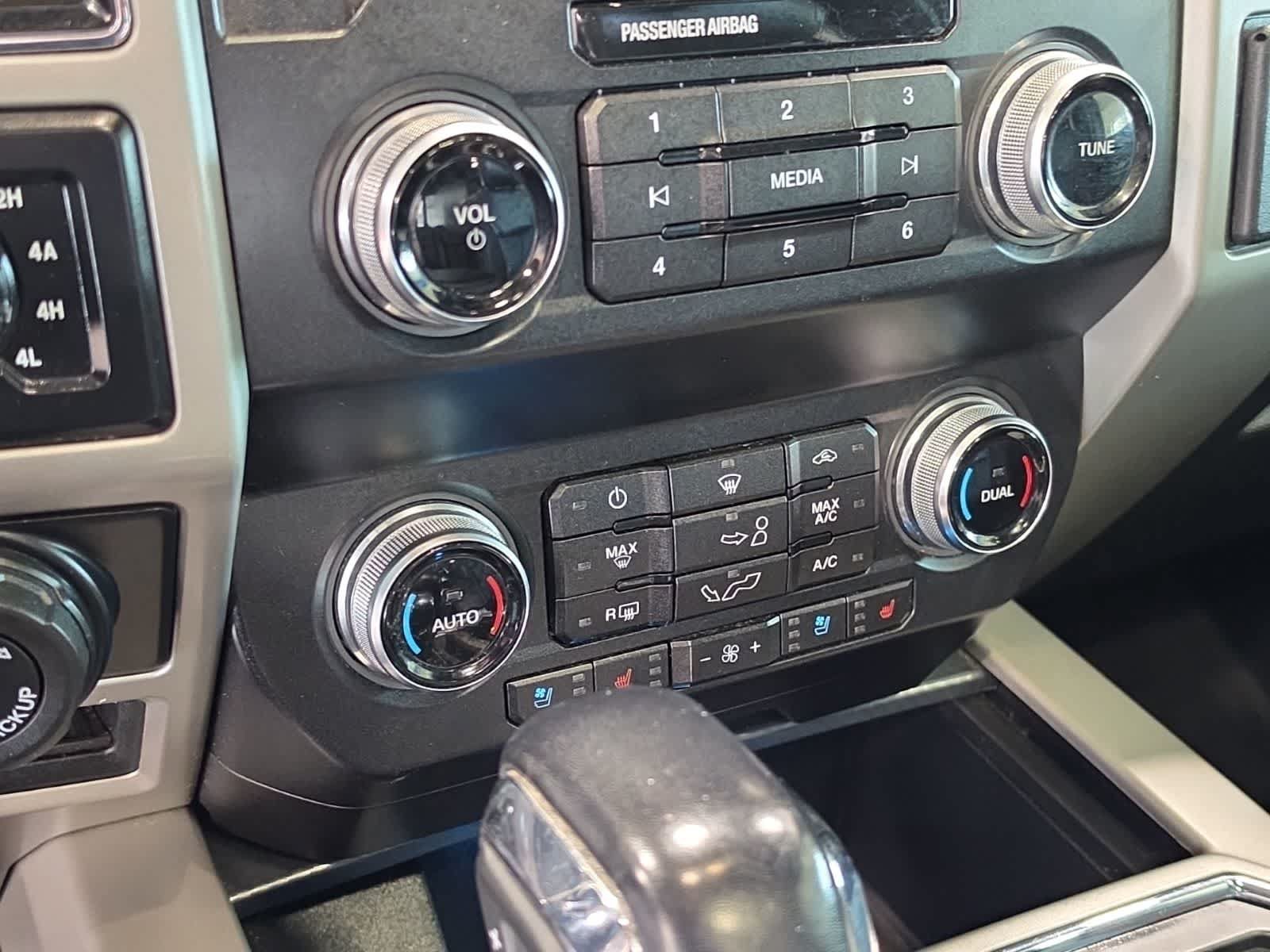 Used 2019 Ford F150 Lariat w/ Equipment Group 502A Luxury AWD/4WD image 29