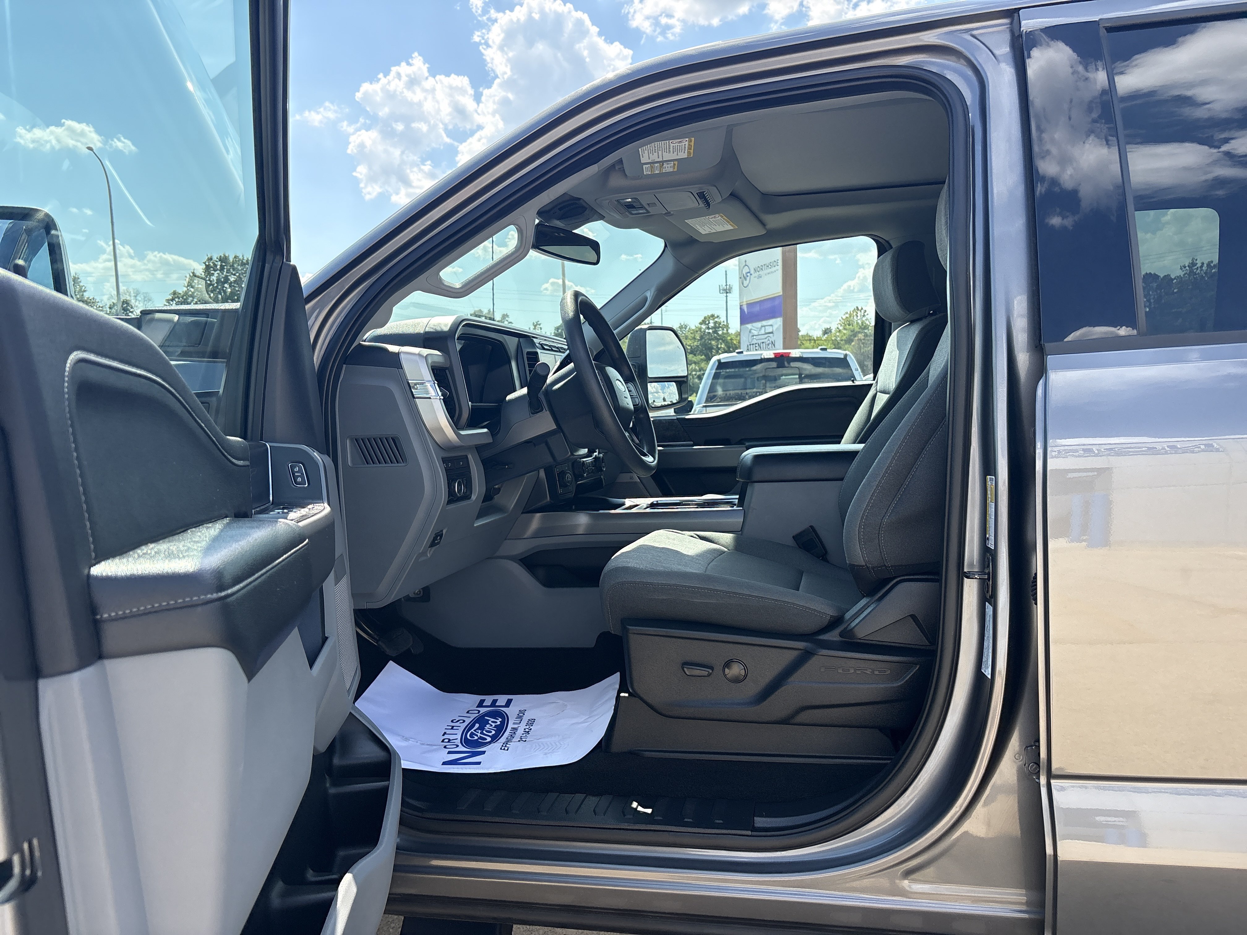 Used 2024 Ford F250 XLT w/ Tremor Off-Road Package AWD/4WD image 12