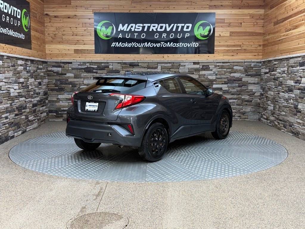 Used 2019 Toyota C-HR LE FWD image 9