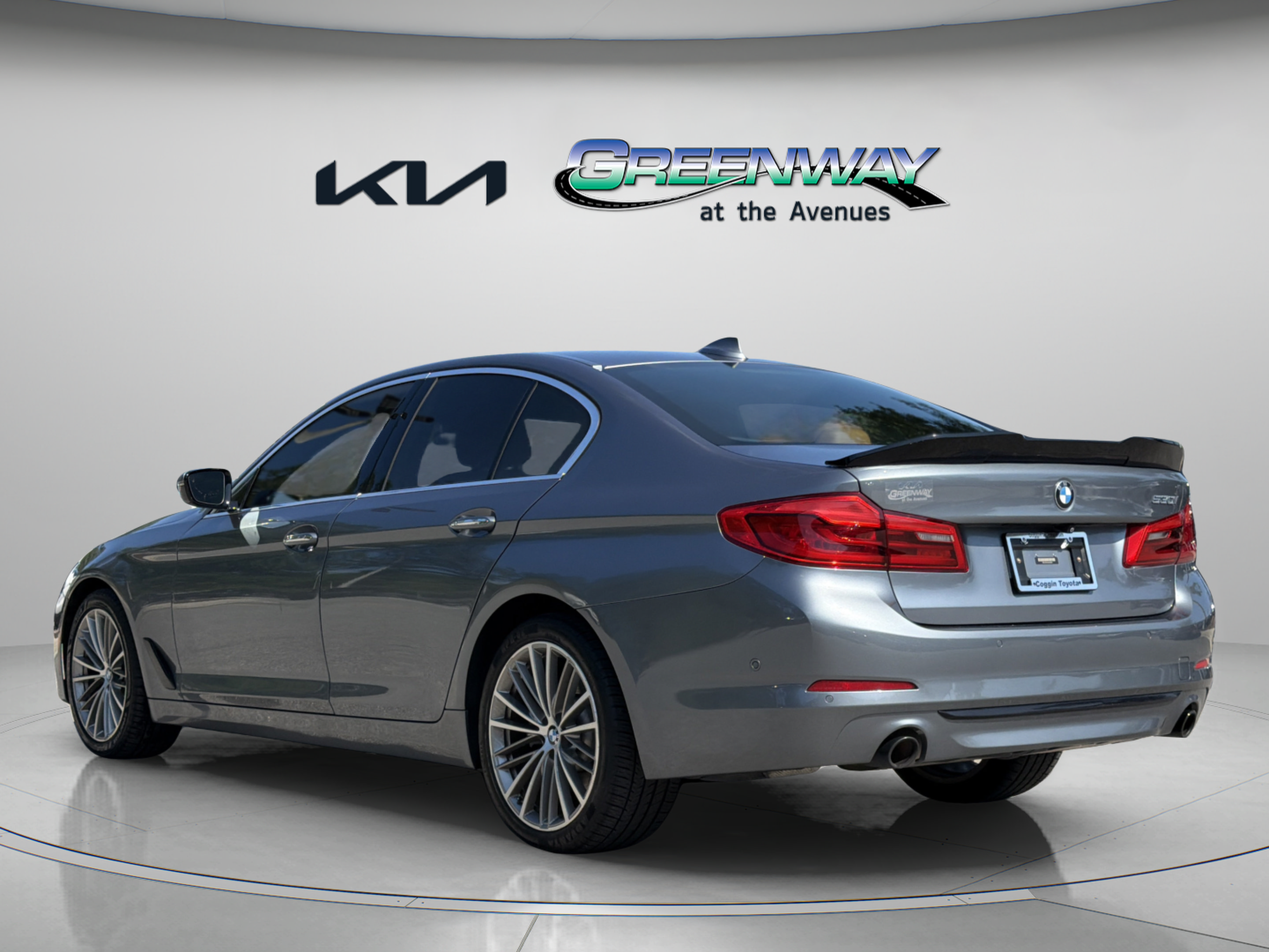 Used 2018 BMW 530i w/ Premium Package RWD image 4