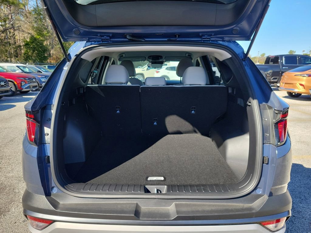 Used 2025 Hyundai Tucson SE image 9