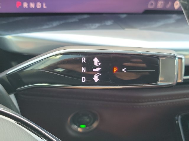 Used 2026 Cadillac Escalade Luxury w/ LPO, Radiant Package AWD/4WD image 19