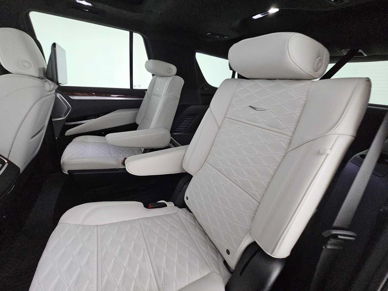 Certified 2025 Cadillac Escalade Sport Platinum w/ LPO, Floor Liner Package AWD/4WD image 20