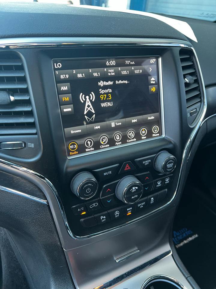 Used 2018 Jeep Grand Cherokee Limited AWD/4WD image 25