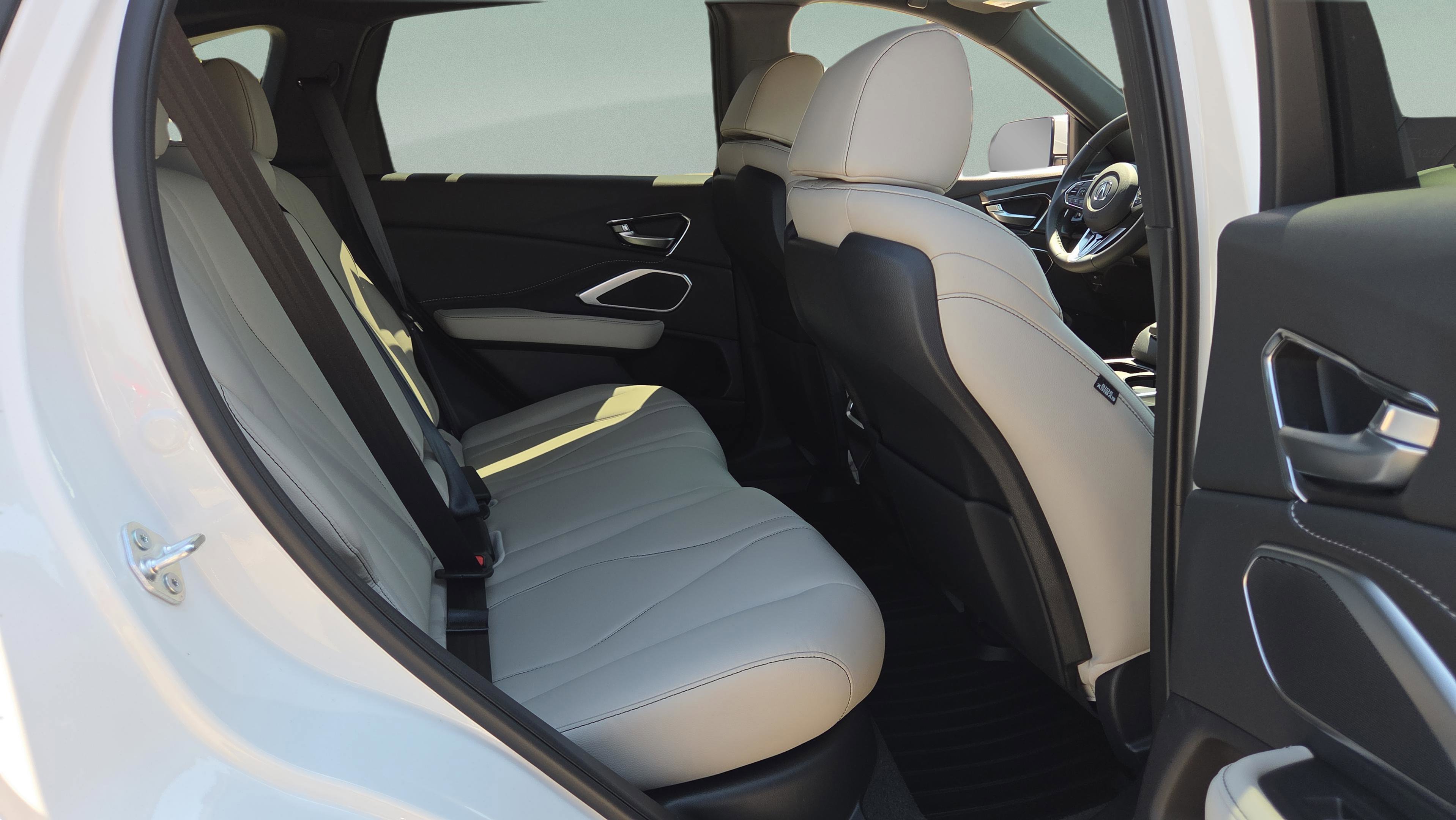 New 2026 Acura RDX SH-AWD image 18