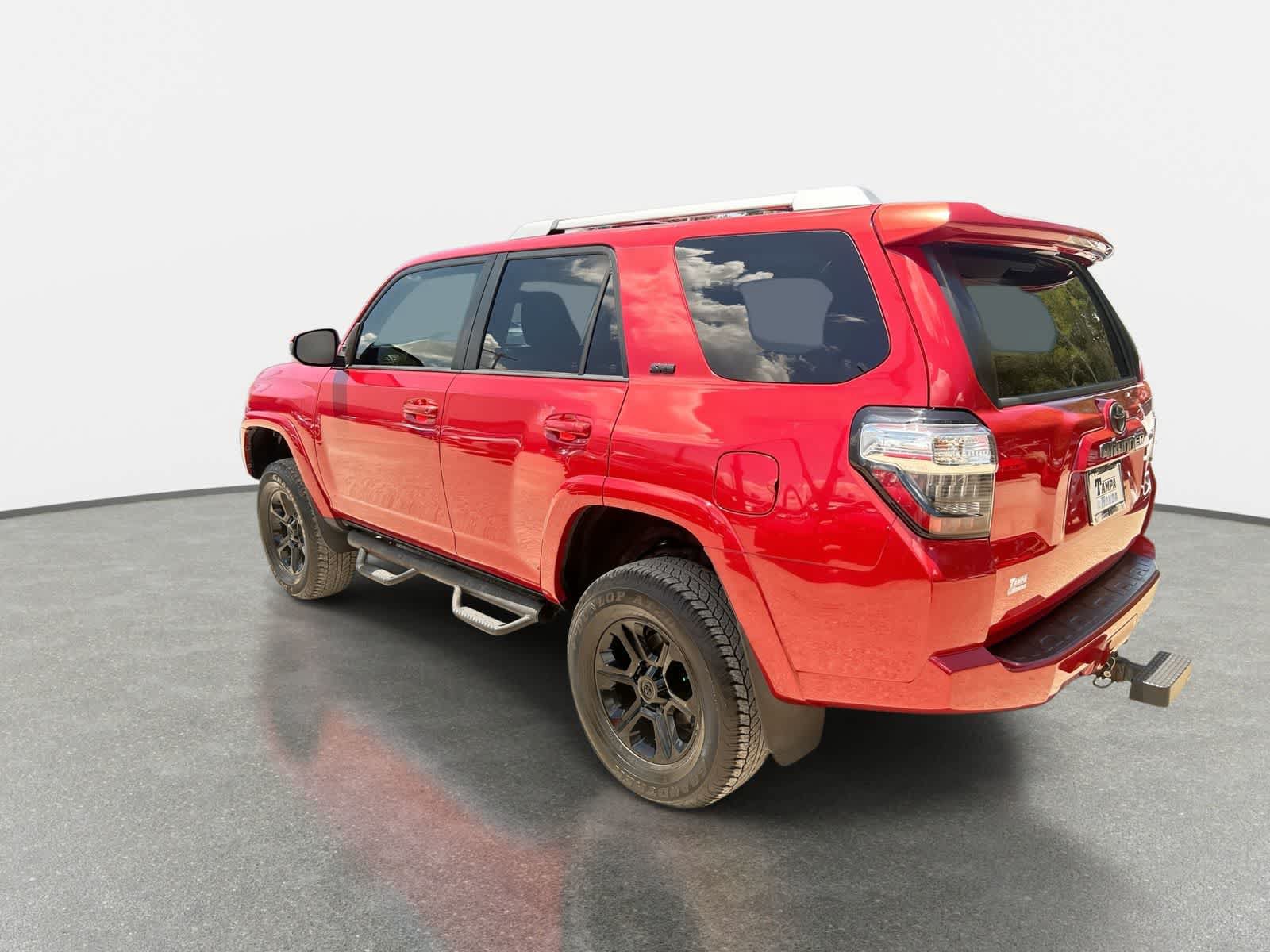 Used 2015 Toyota 4Runner SR5 AWD/4WD image 6