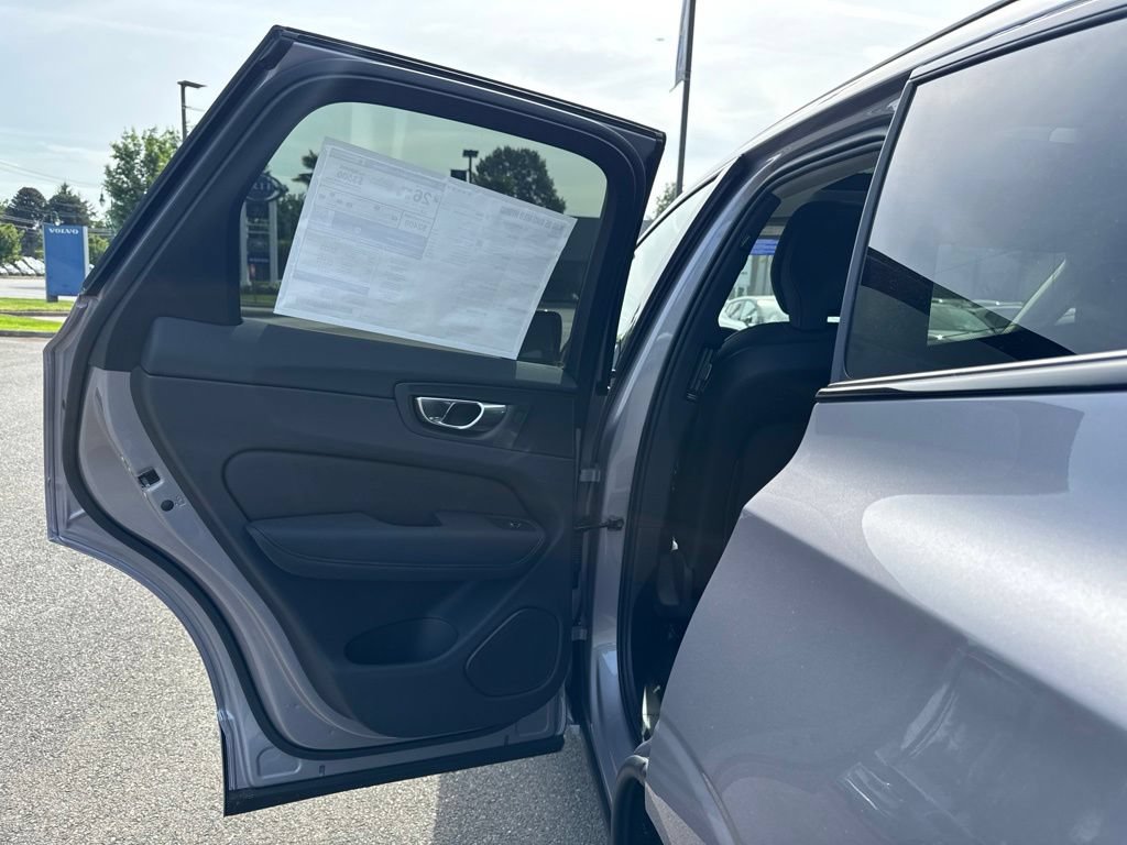 New 2026 Volvo XC60 B5 Plus w/ Climate Package AWD/4WD image 15