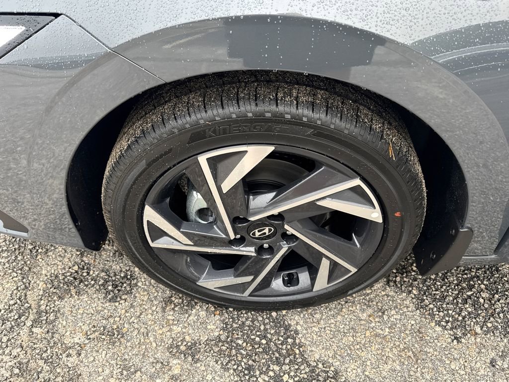 New 2025 Hyundai Elantra SEL image 20