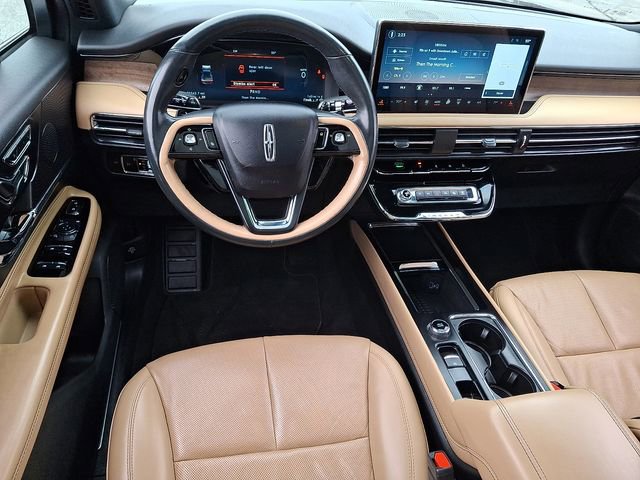 Used 2023 Lincoln Corsair Reserve w/ Equipment Group 201A image 11