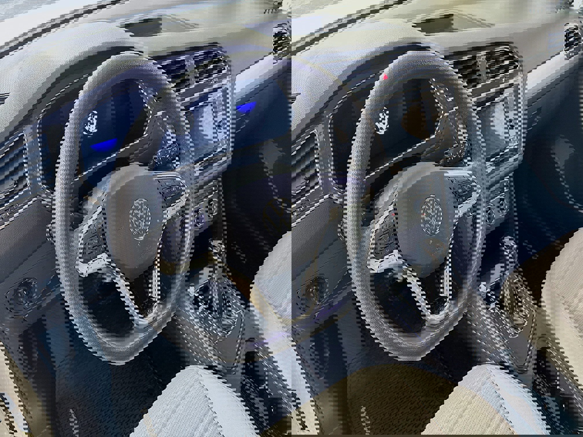 Used 2023 Volkswagen Tiguan S image 11