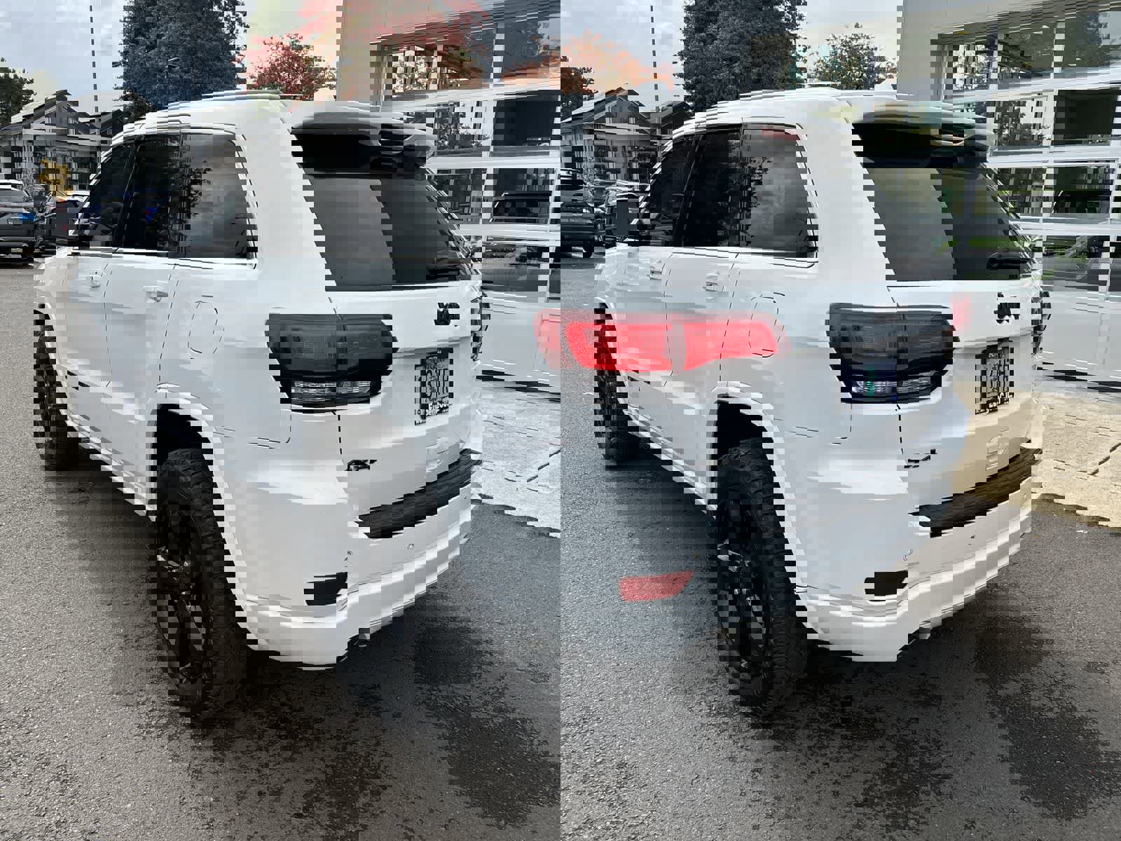 Certified 2015 Jeep Grand Cherokee Altitude image 3