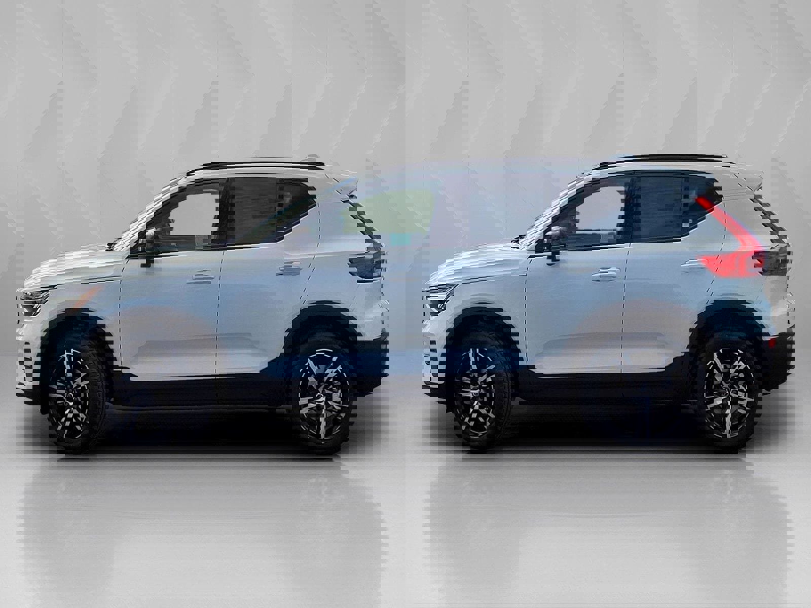 New 2026 Volvo XC40 B4 Core w/ Climate Package image 3