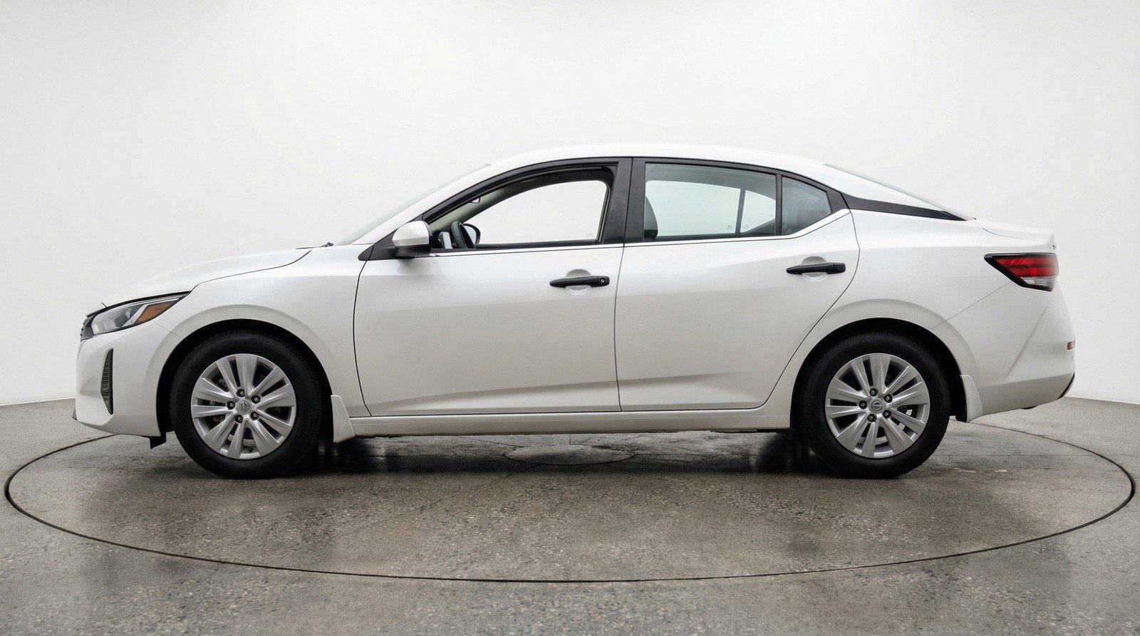Used 2025 Nissan Sentra S image 3