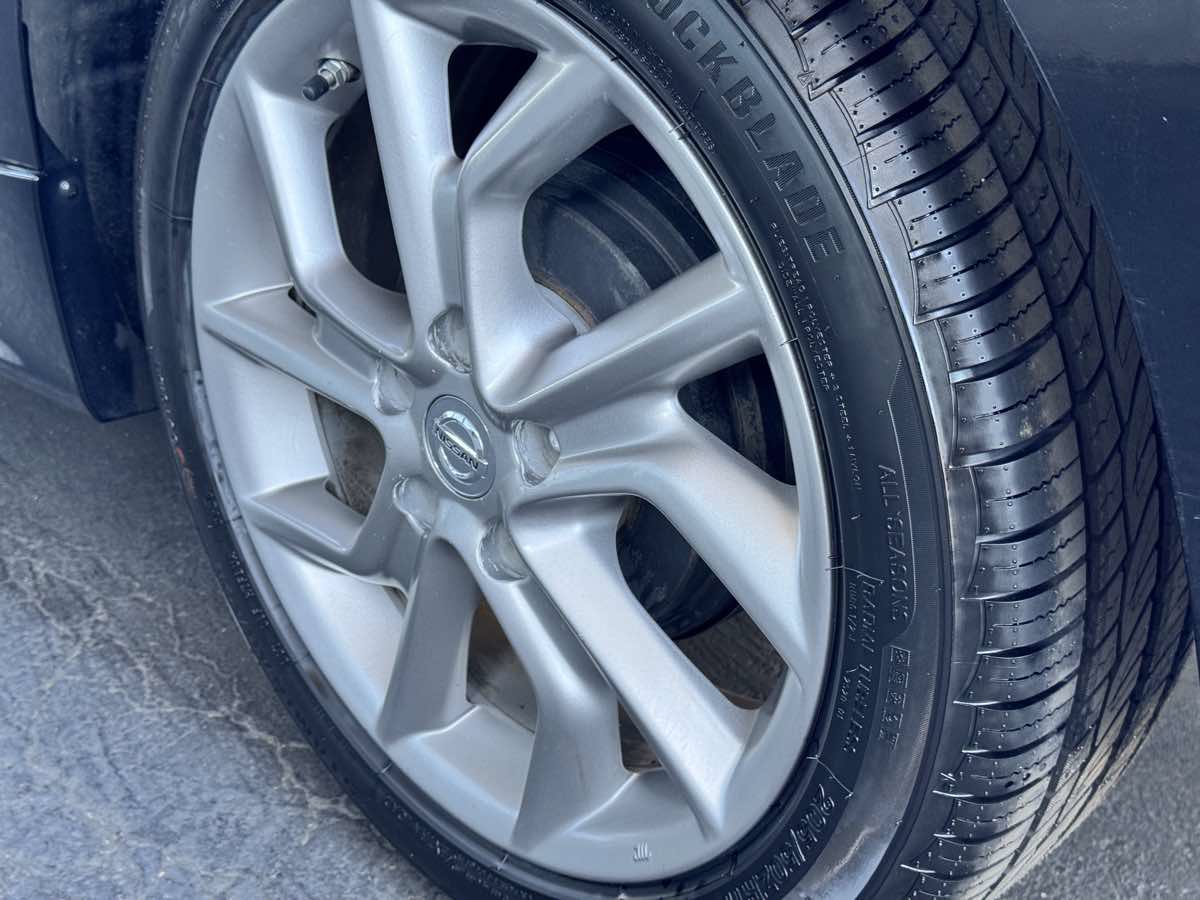 Used 2014 Nissan Sentra SR w/ Protection Package FWD image 22