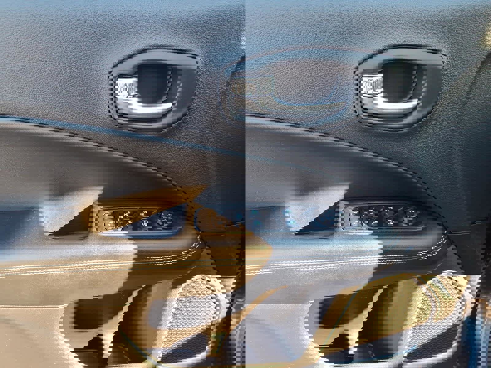 Used 2021 Jeep Compass Latitude AWD/4WD image 15