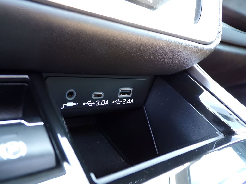 Used 2023 Subaru Outback Premium image 24
