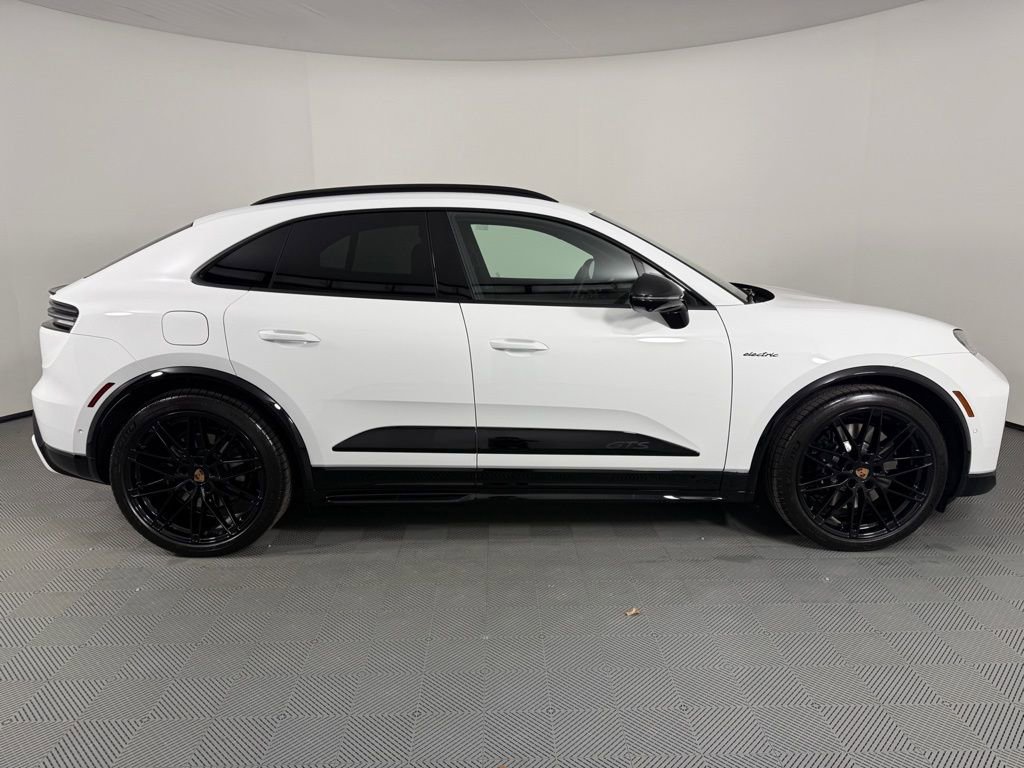 New 2026 Porsche Macan GTS Electric image 8