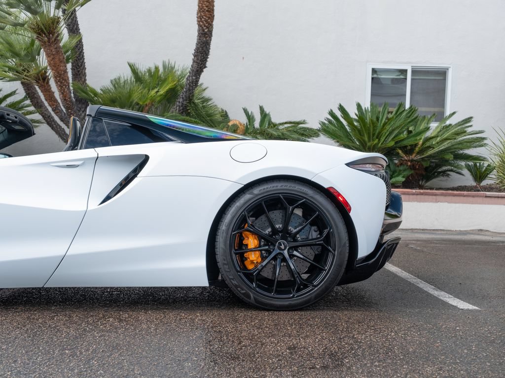 Used 2025 McLaren Artura Spider RWD image 25