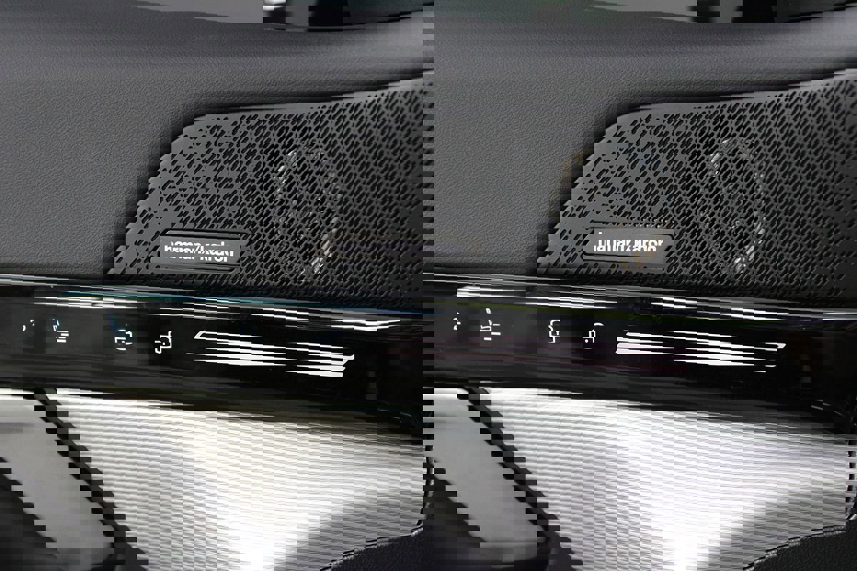 Used 2024 BMW 530i w/ M Sport Package image 10