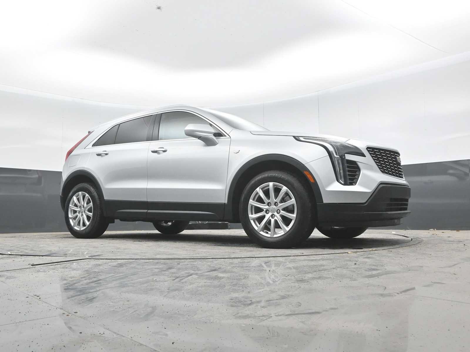 Used 2019 Cadillac XT4 Luxury w/ Cold Weather Package AWD/4WD image 42