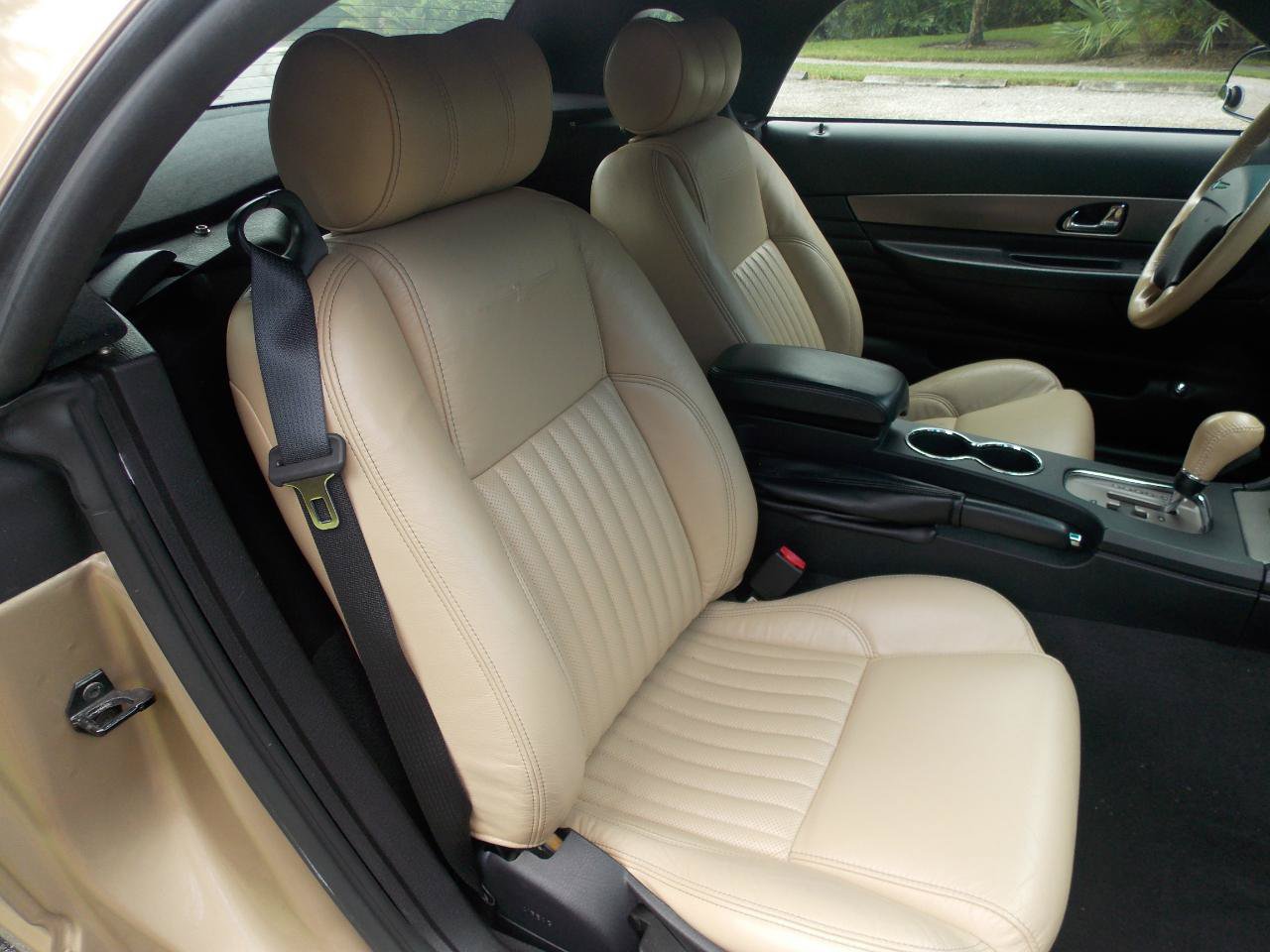Used 2005 Ford Thunderbird RWD image 4