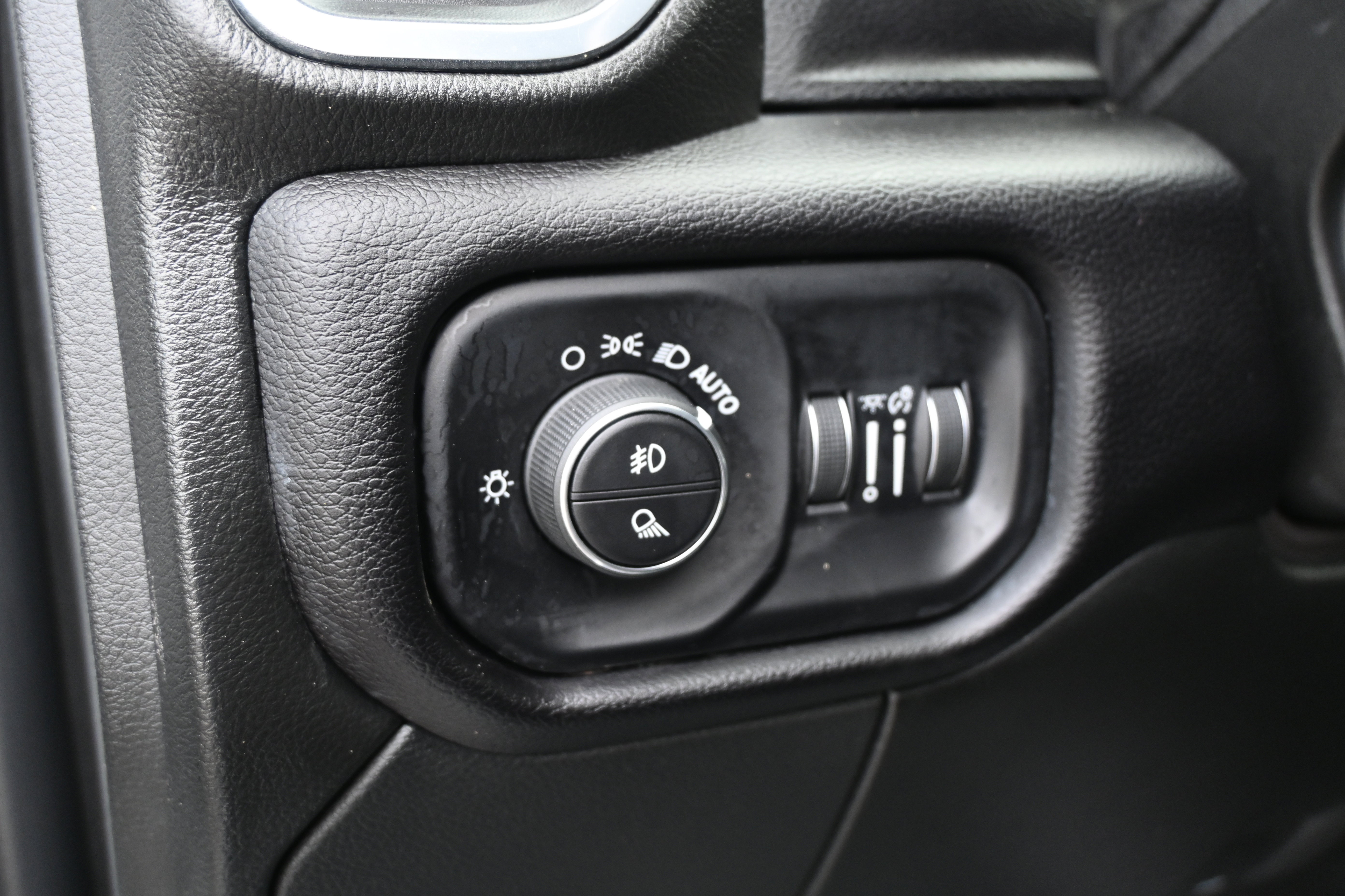 Used 2024 RAM 2500 Laramie image 17