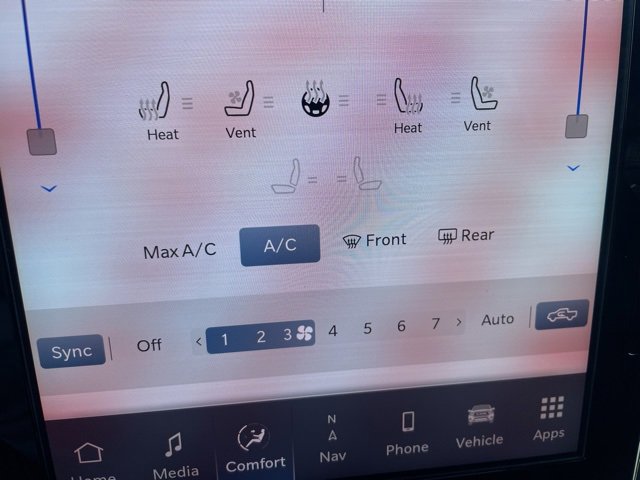 Used 2025 RAM 1500 Laramie image 27