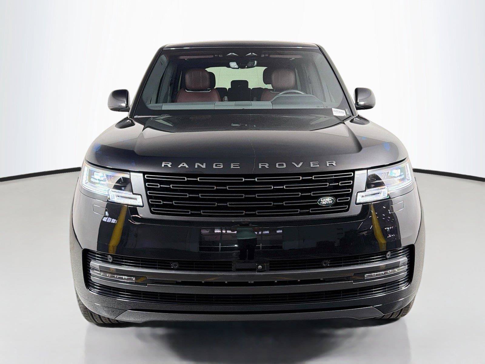 Certified 2025 Land Rover Range Rover SE AWD/4WD image 2