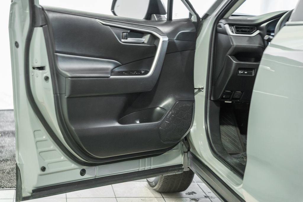 Used 2023 Toyota RAV4 XLE image 36