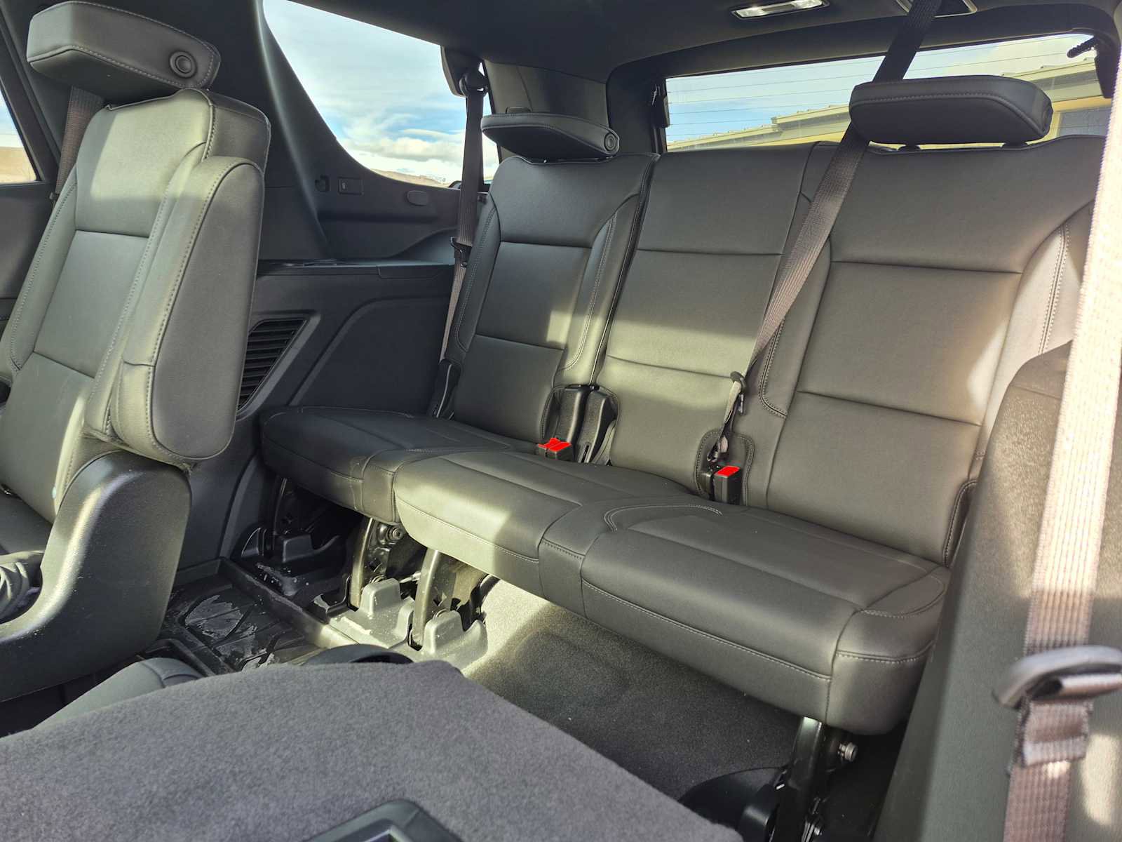 Used 2025 Chevrolet Tahoe Z71 w/ Z71 Off-Road Package image 37