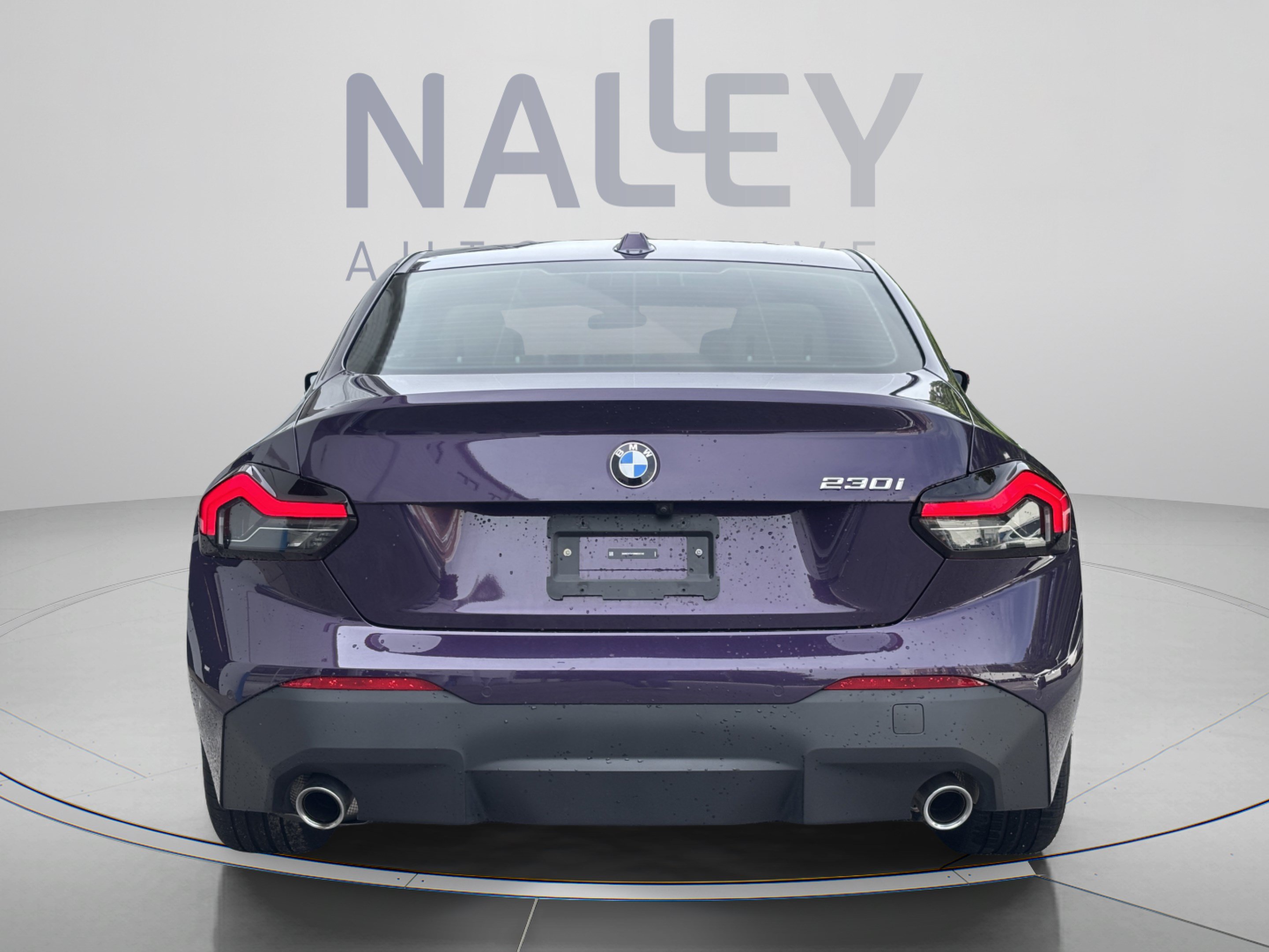 Used 2024 BMW 230i Coupe w/ Convenience Package RWD image 3