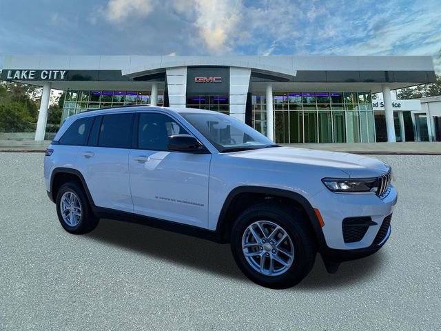 Used 2025 Jeep Grand Cherokee Laredo X RWD image 1