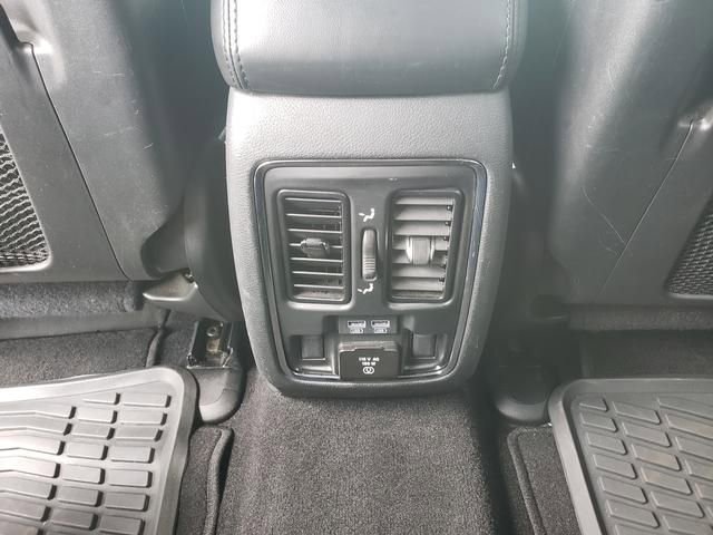 Used 2019 Jeep Grand Cherokee Limited image 13