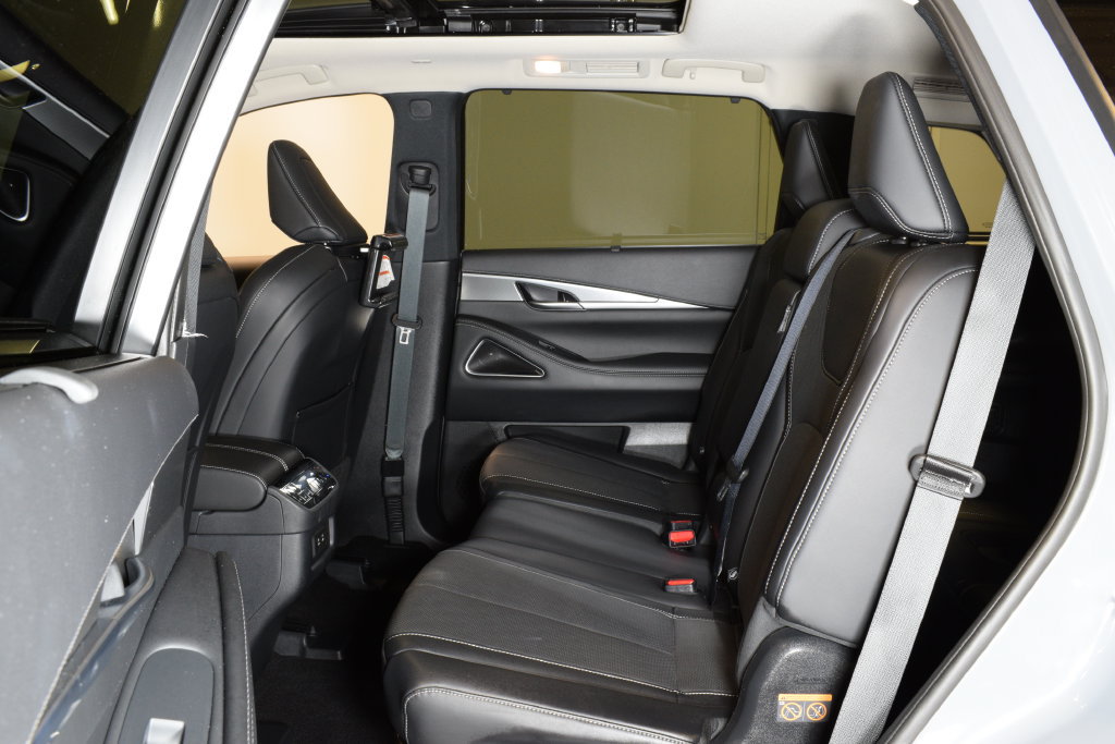 Used 2026 INFINITI QX60 Luxe w/ Family Package AWD/4WD image 28