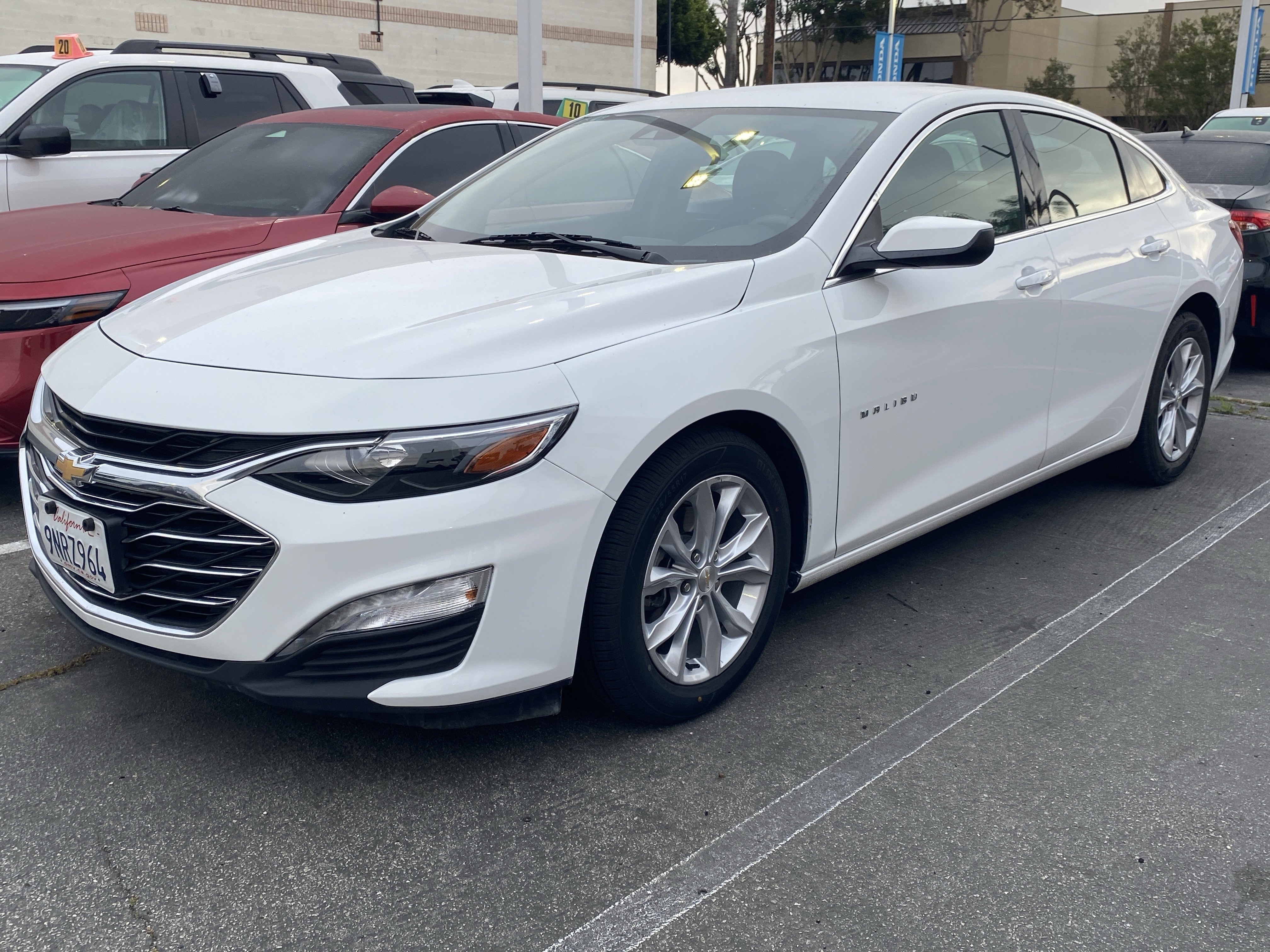 Used 2025 Chevrolet Malibu LT image 2